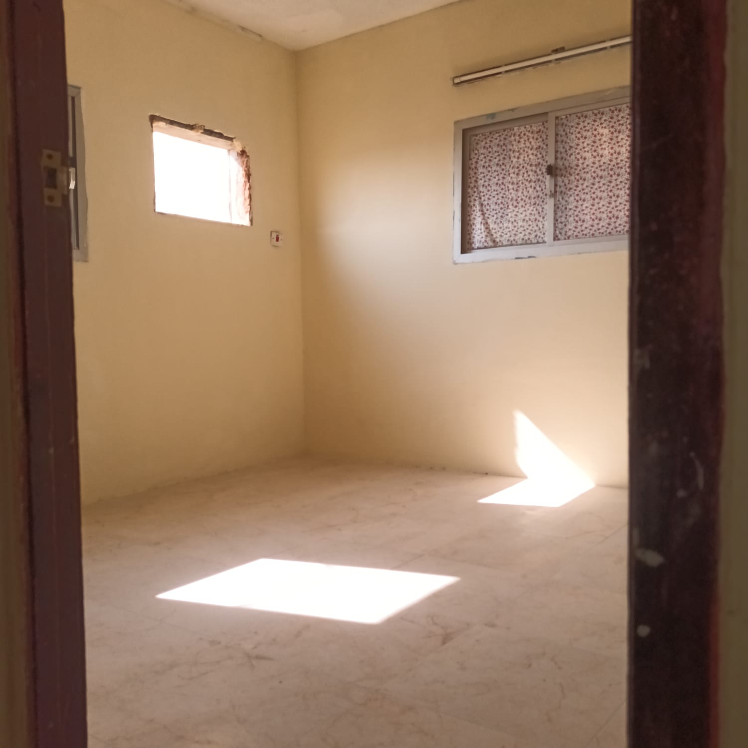 Spacious Apartment For Rent In Busaiteen