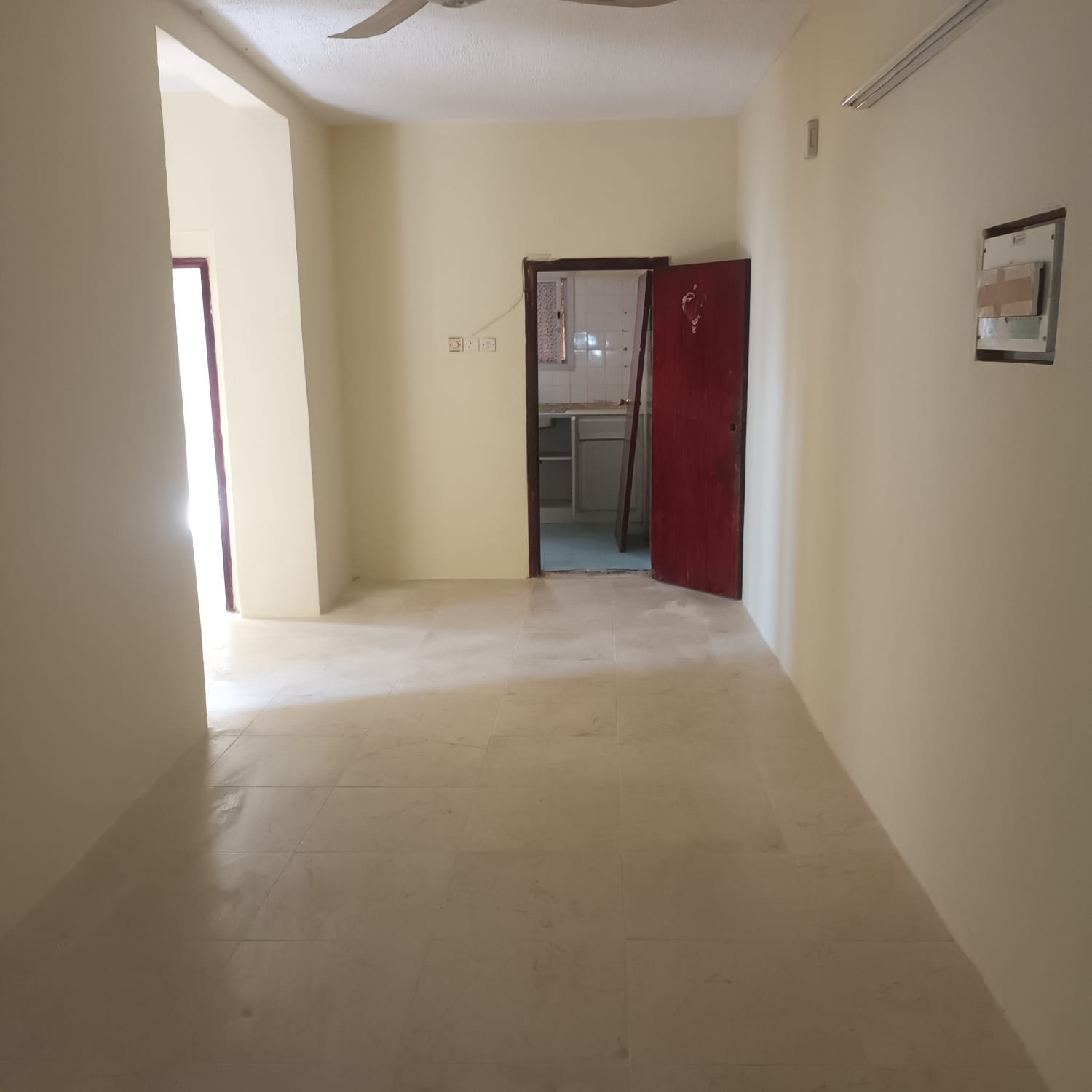 Spacious Apartment For Rent In Busaiteen