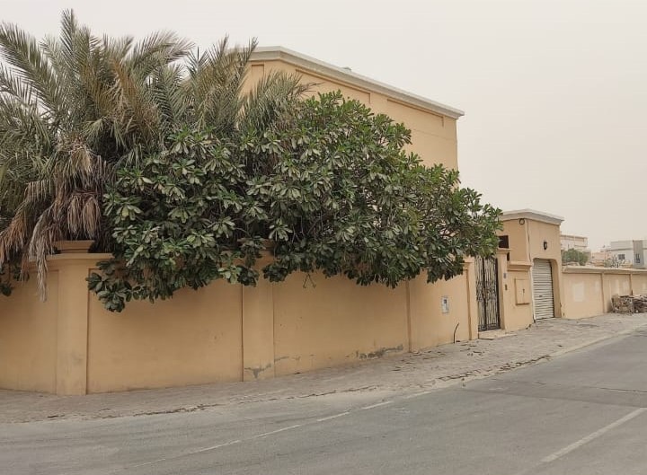 Strategic location Villa for Sale in Saar area.