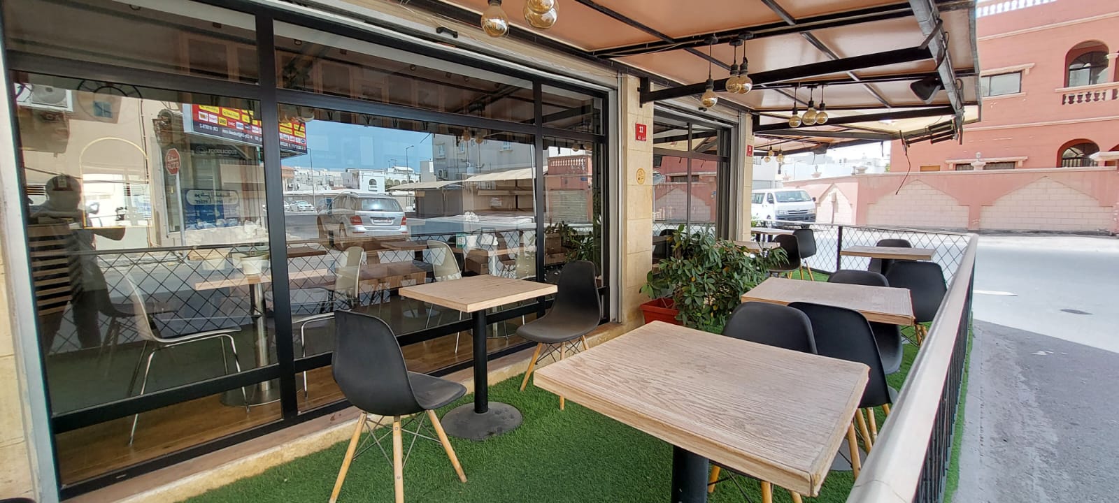 Very Spacious Coffee Shop For Rent In Arad